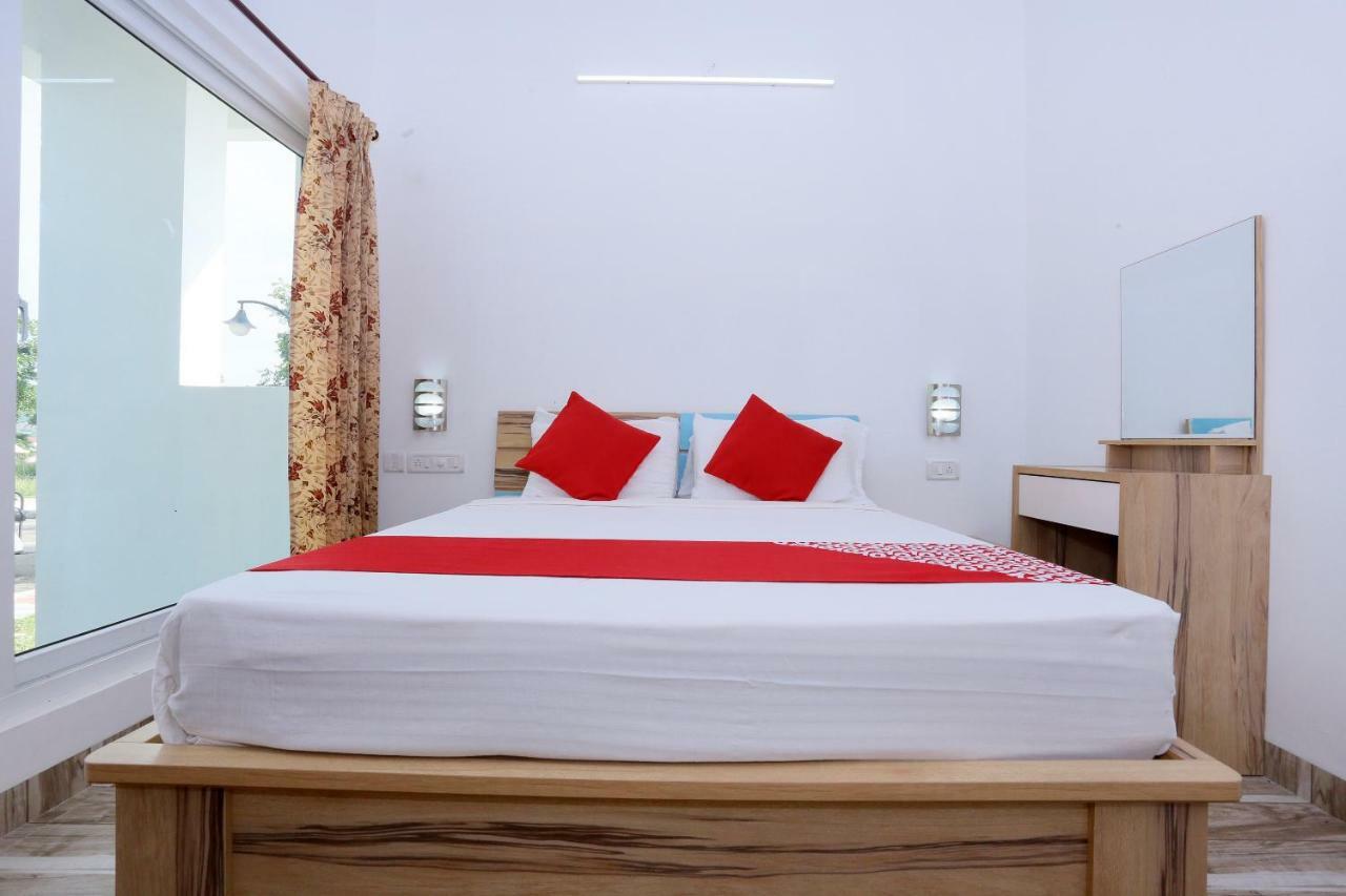 Oyo 24200 Bahri Beautiful Country Otel Ayyampālaiyam Dış mekan fotoğraf