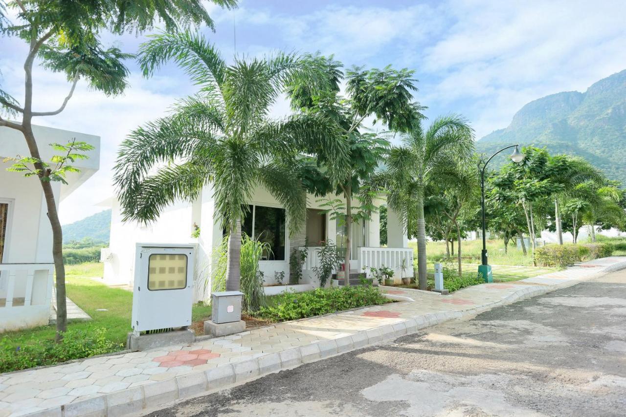 Oyo 24200 Bahri Beautiful Country Otel Ayyampālaiyam Dış mekan fotoğraf