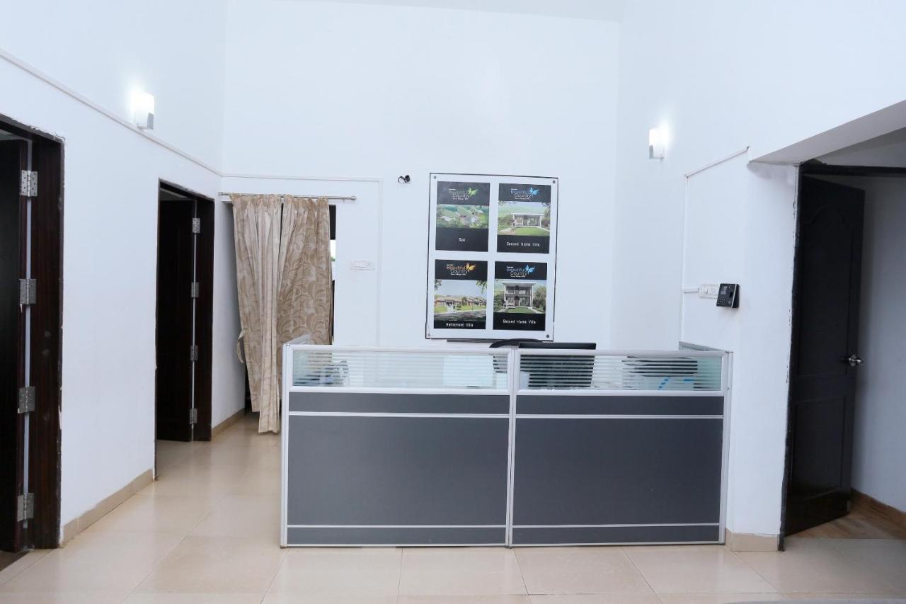Oyo 24200 Bahri Beautiful Country Otel Ayyampālaiyam Dış mekan fotoğraf